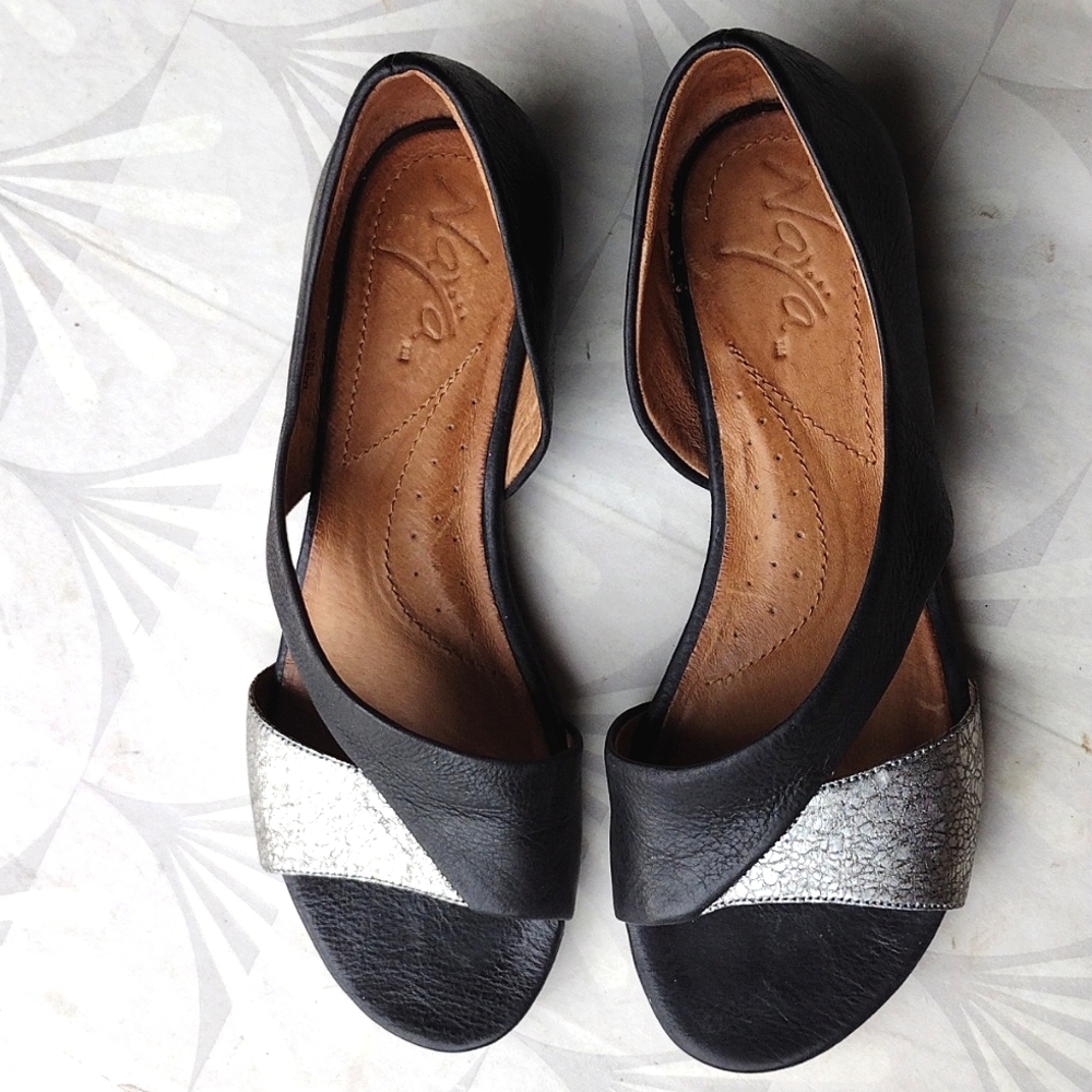 Naya Heaton Leather Open Side Flats